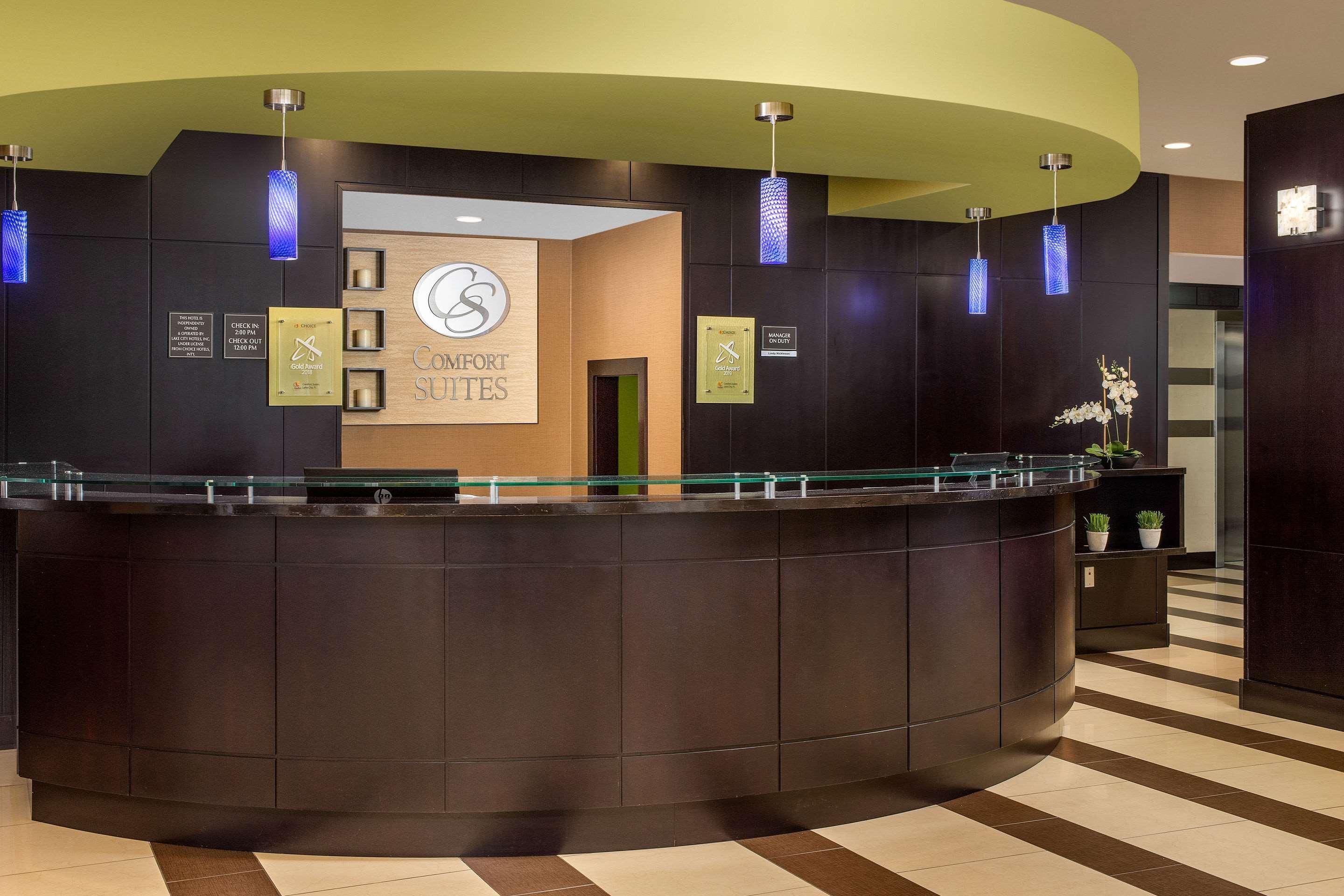 Comfort Suites Lake City Exterior photo