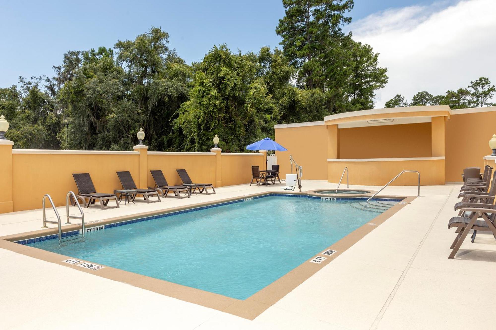 Comfort Suites Lake City Exterior photo